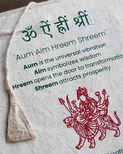 Syngeskål i messing - Kala Nepal - Om Aim Hreem Shreem -