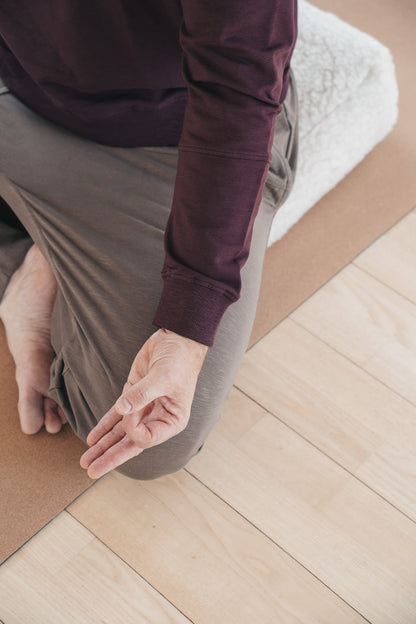 Mudra Sweatshirt - Dark Plum