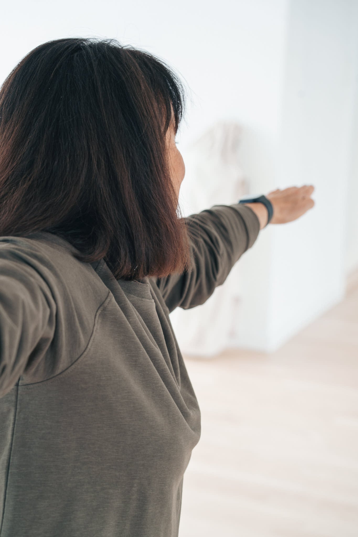 Mudra Sweatshirt - Dark Olive