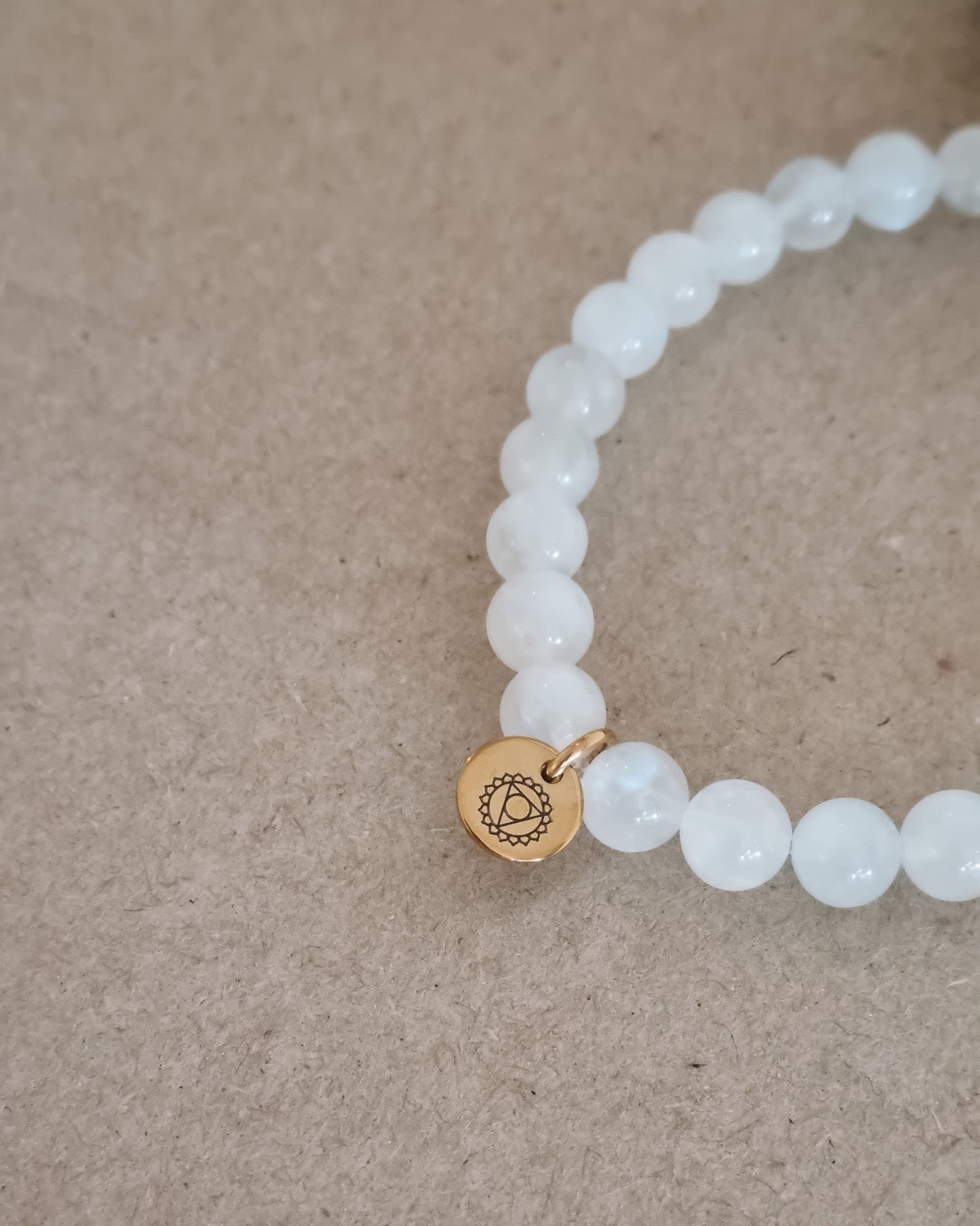 Mantra ENERGY armbånd - Fornyelse - Hvid månesten -