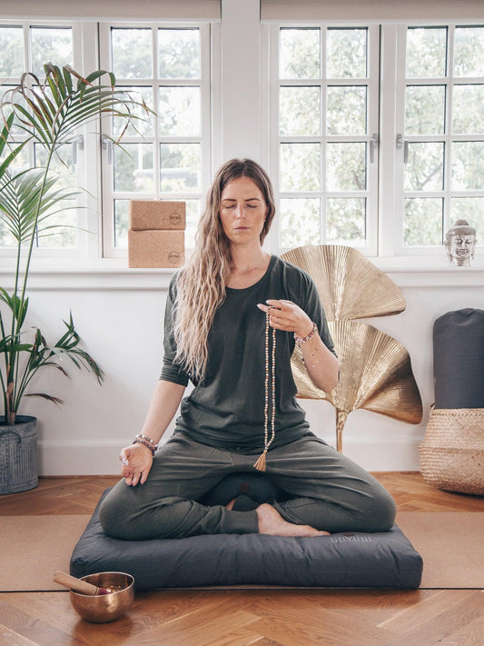 Begin meditation Crescent Bundle - Grey