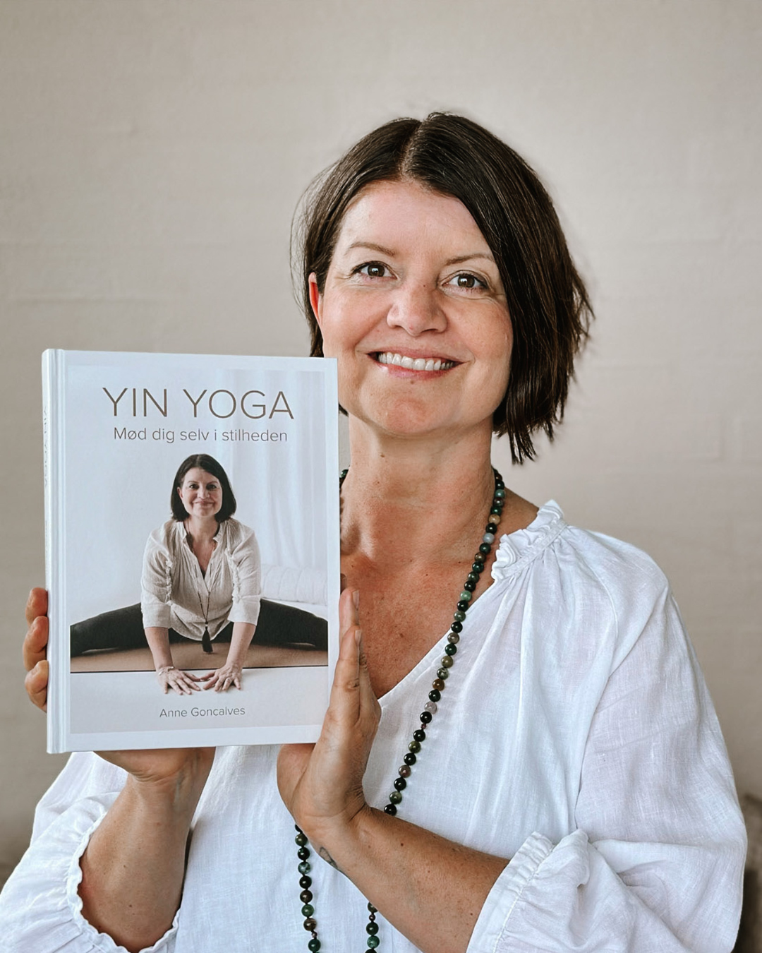 YIN YOGA Mød dig selv i stilheden - Anne Goncalves