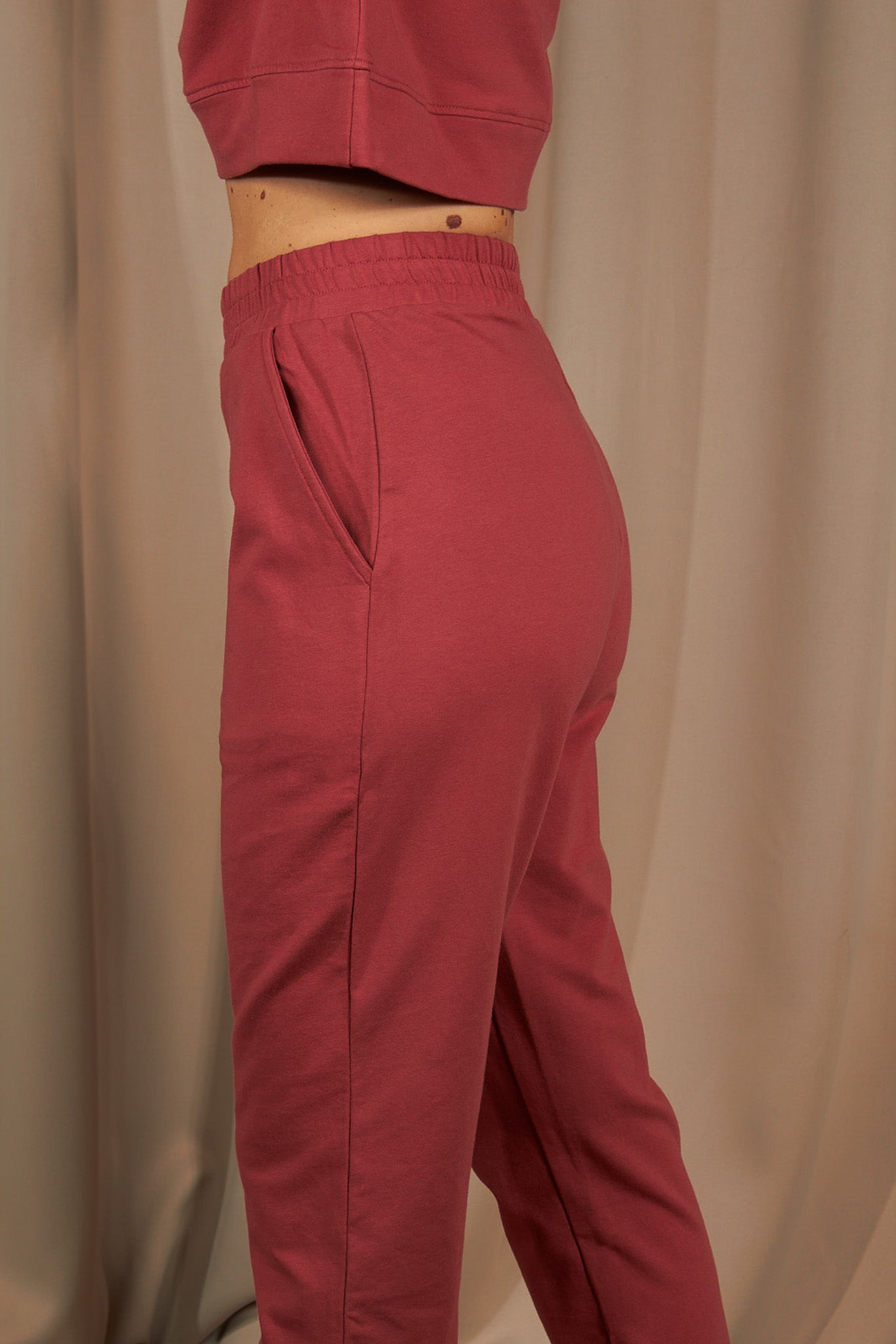 Asha Sweatpants - Surya Red