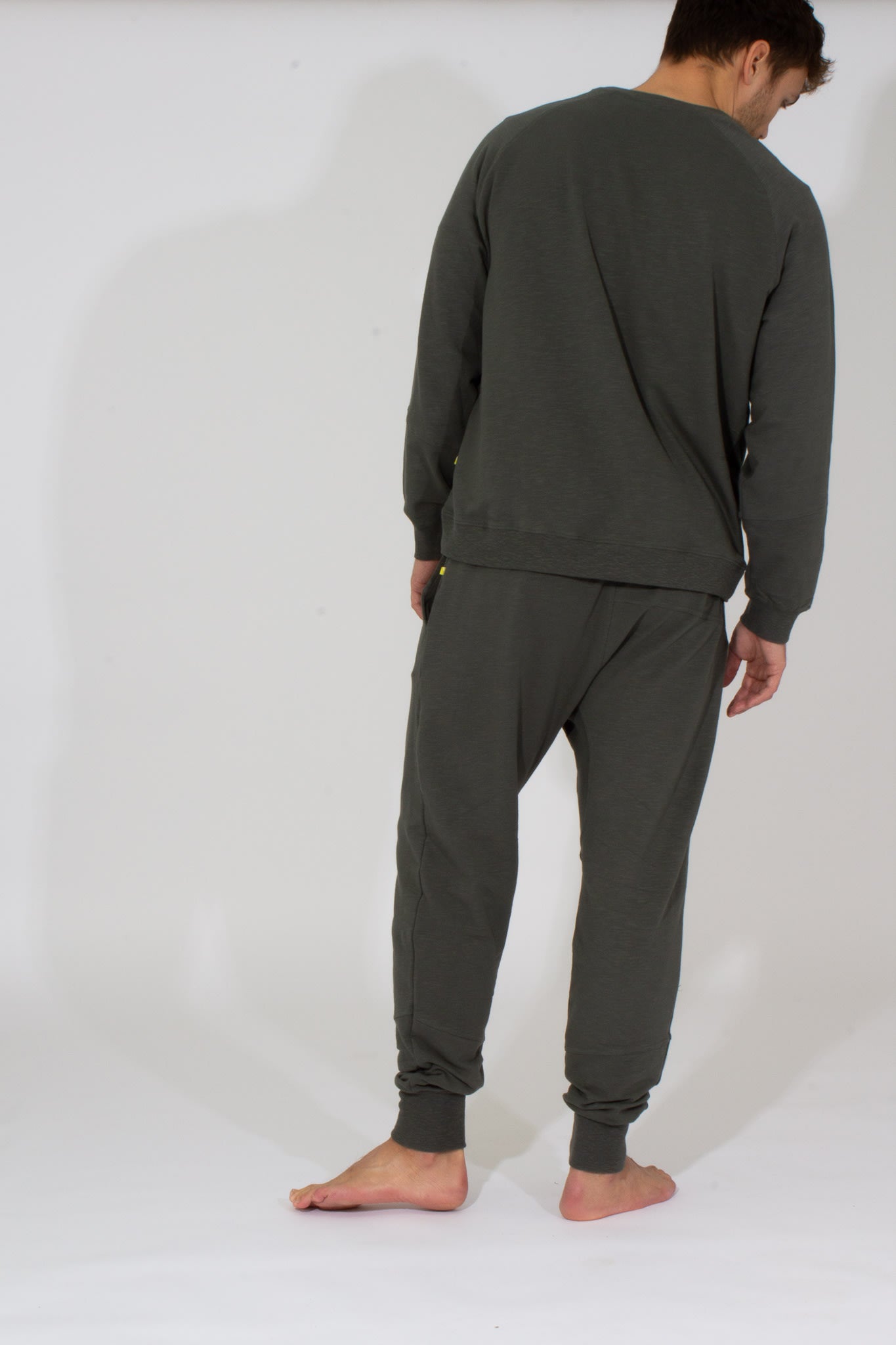 Mudra Sweatshirt - Dark Olive
