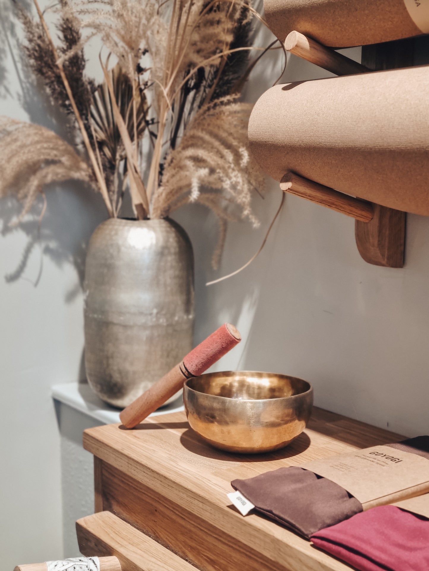 Singing bowl with wooden stick - Brass